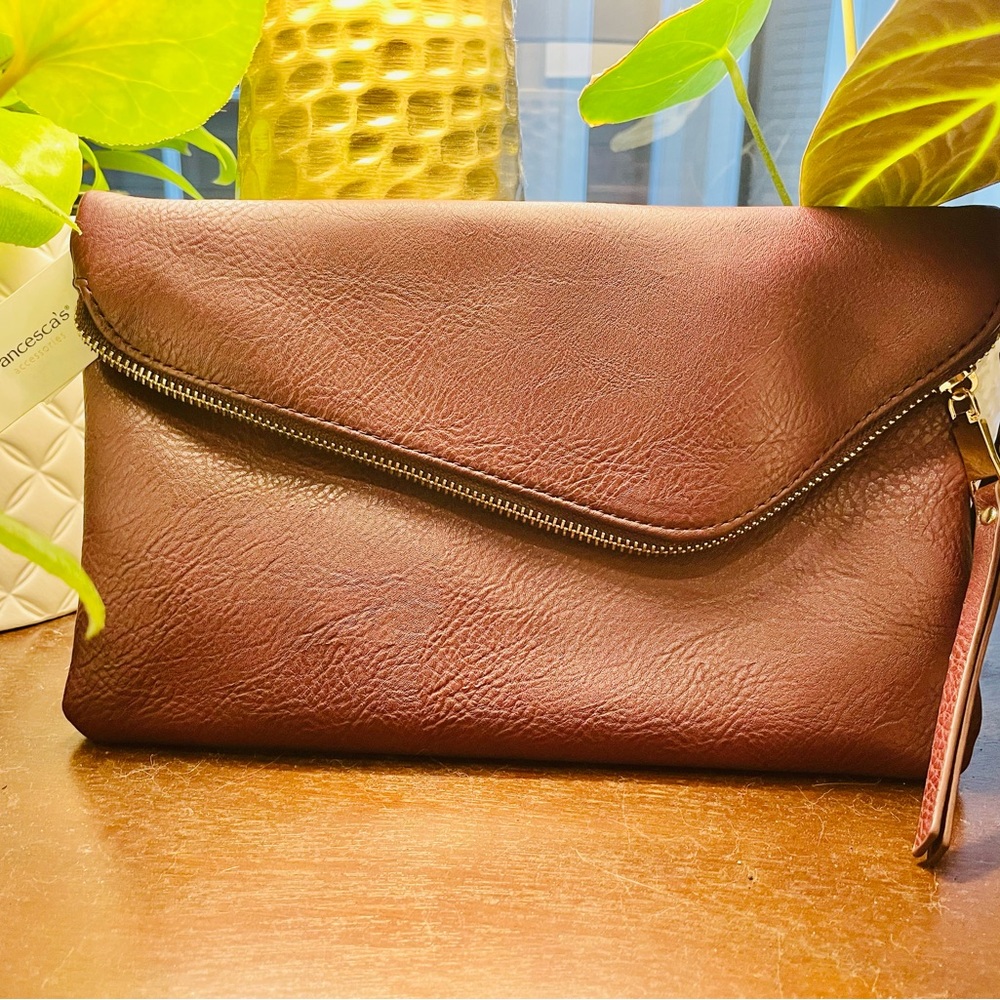 Clutch purse.